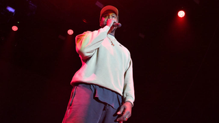 Kanye logs the fuck back on